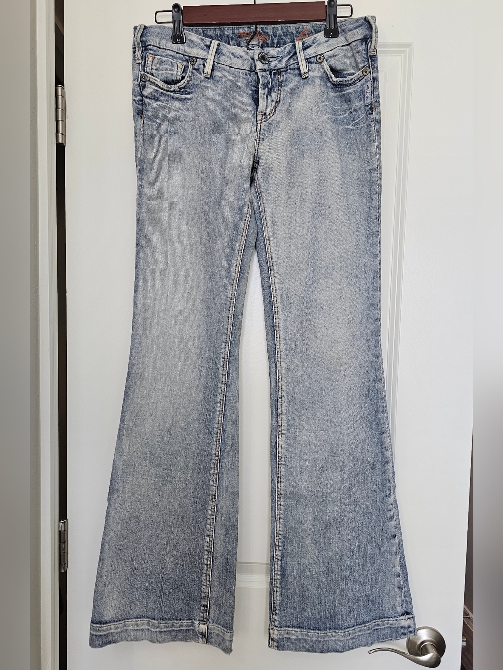 Silver Jeans Co. Suki Bootcut Jeans Women’s Light Wash Distressed Low Rise - Picture 2 of 11